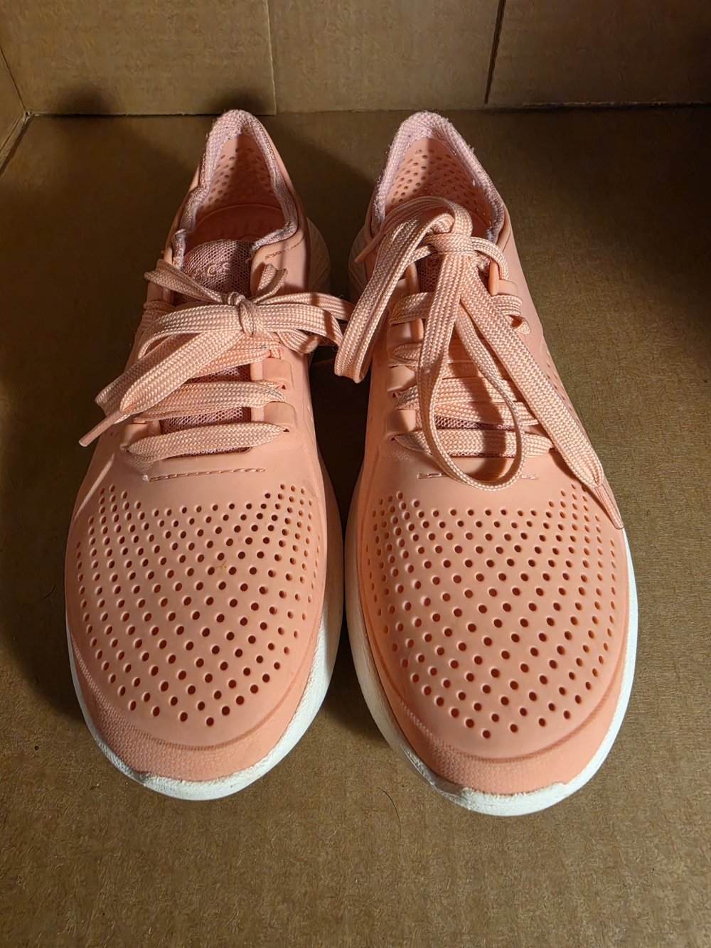 CROCS Peach/Coral Lightweight Lace-Up Sneakers